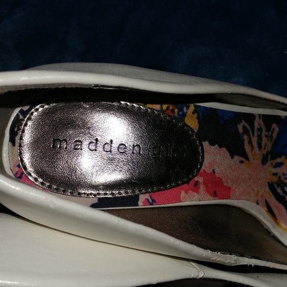 Madden Girl Bannter Women's SZ 7.5M Peep Toe Heels - Picture 9 of 10